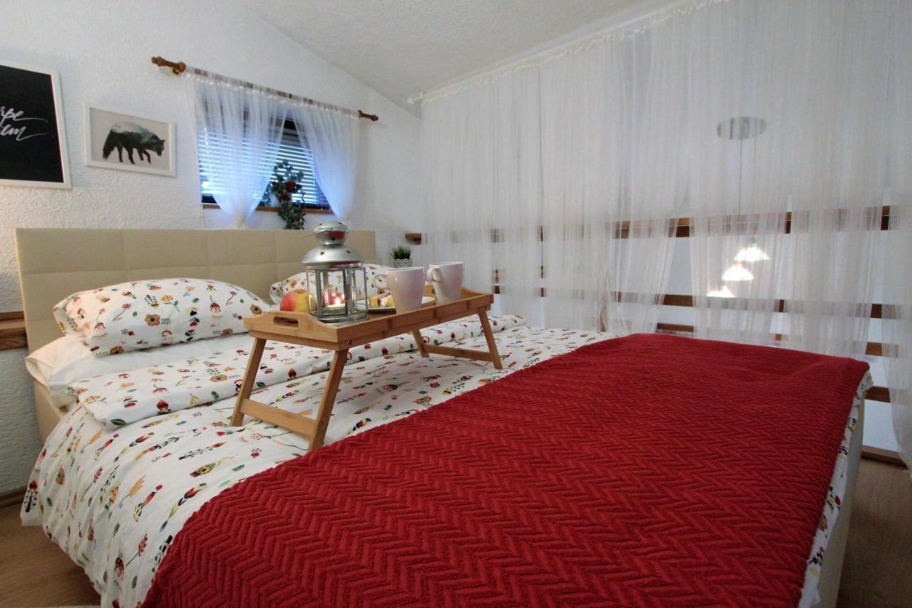 Vila House In Center Of Gospic With Big Garden Exteriér fotografie